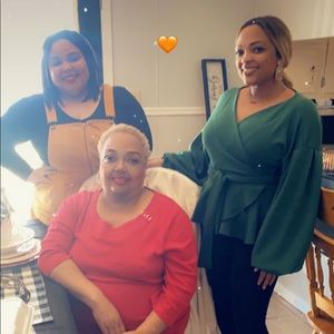 Meet your Posher, Lara